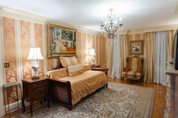 1840s Carrollton Inn image 22