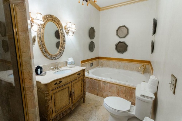 1840s Carrollton Inn image 25